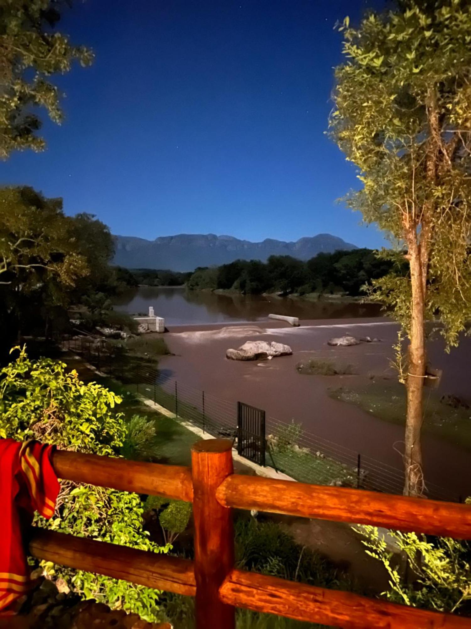 Jakkalsdraai River Bush Holiday home *